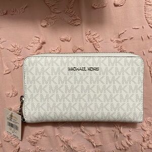 Michael Kors Jet Set Wallet